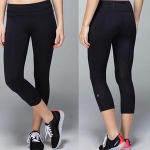 Lululemon Inspire Crop 11 Black Sz 2 NWOT.